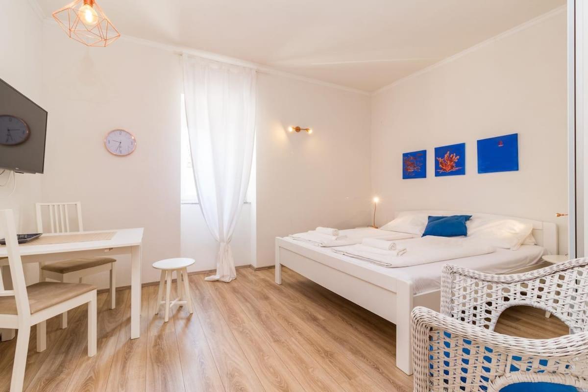 Gridolina Apartment พูลา ภายนอก รูปภาพ