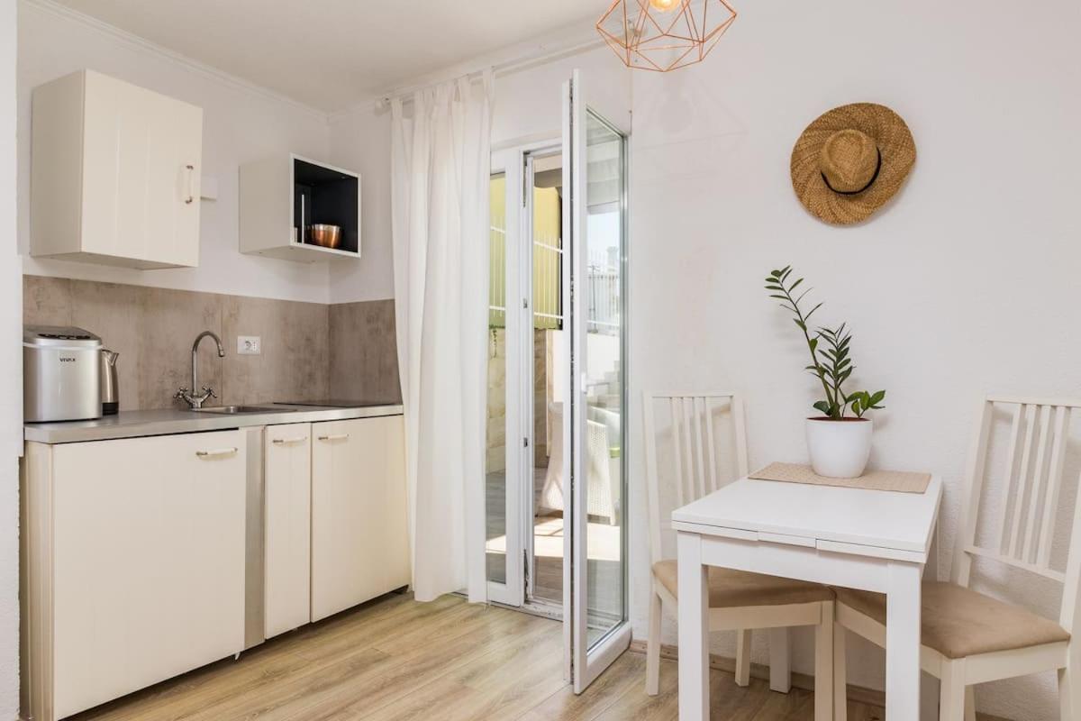 Gridolina Apartment พูลา ภายนอก รูปภาพ