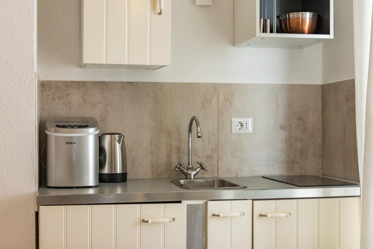 Gridolina Apartment พูลา ภายนอก รูปภาพ
