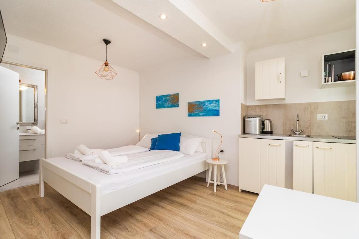 Gridolina Apartment พูลา ภายนอก รูปภาพ