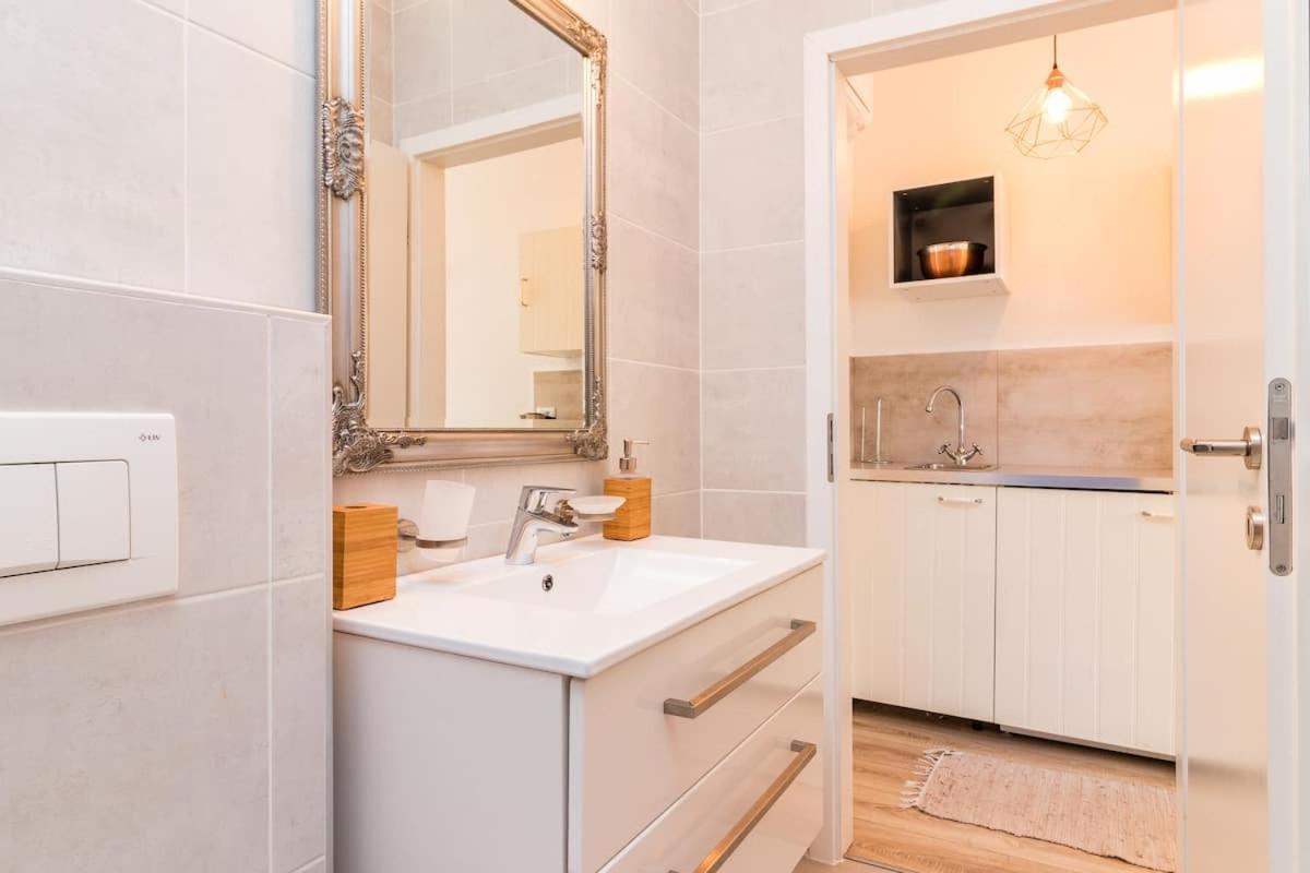 Gridolina Apartment พูลา ภายนอก รูปภาพ
