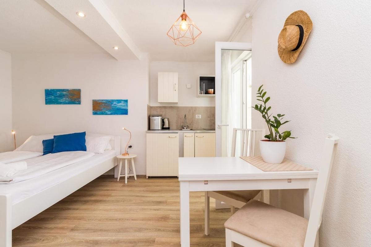 Gridolina Apartment พูลา ภายนอก รูปภาพ